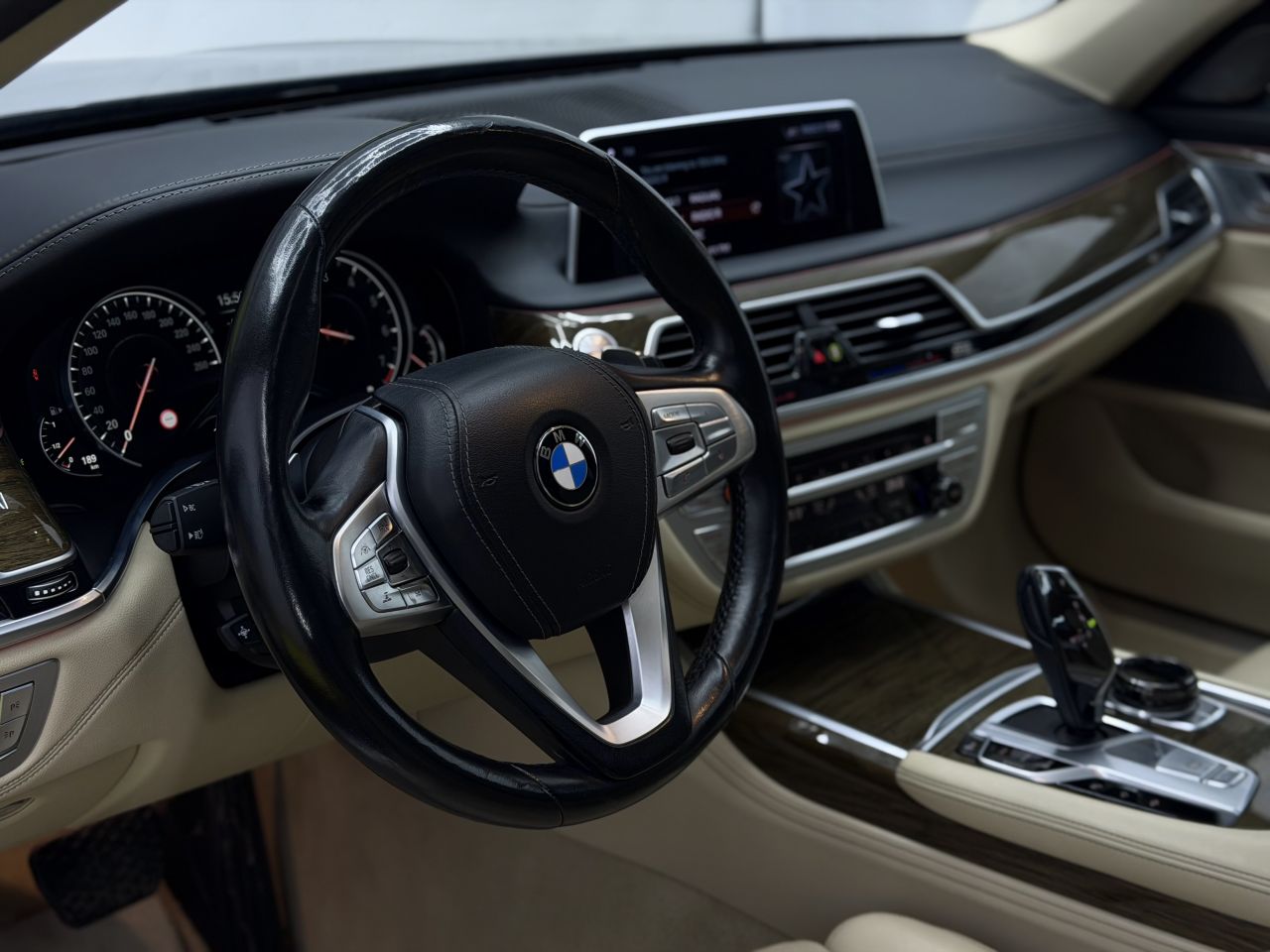 BMW 740 | 7