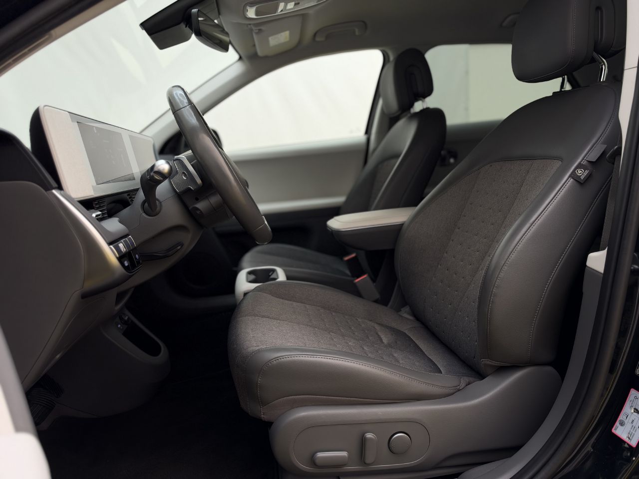 Hyundai IONIQ | 9