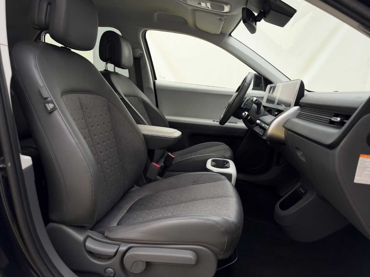 Hyundai IONIQ | 14