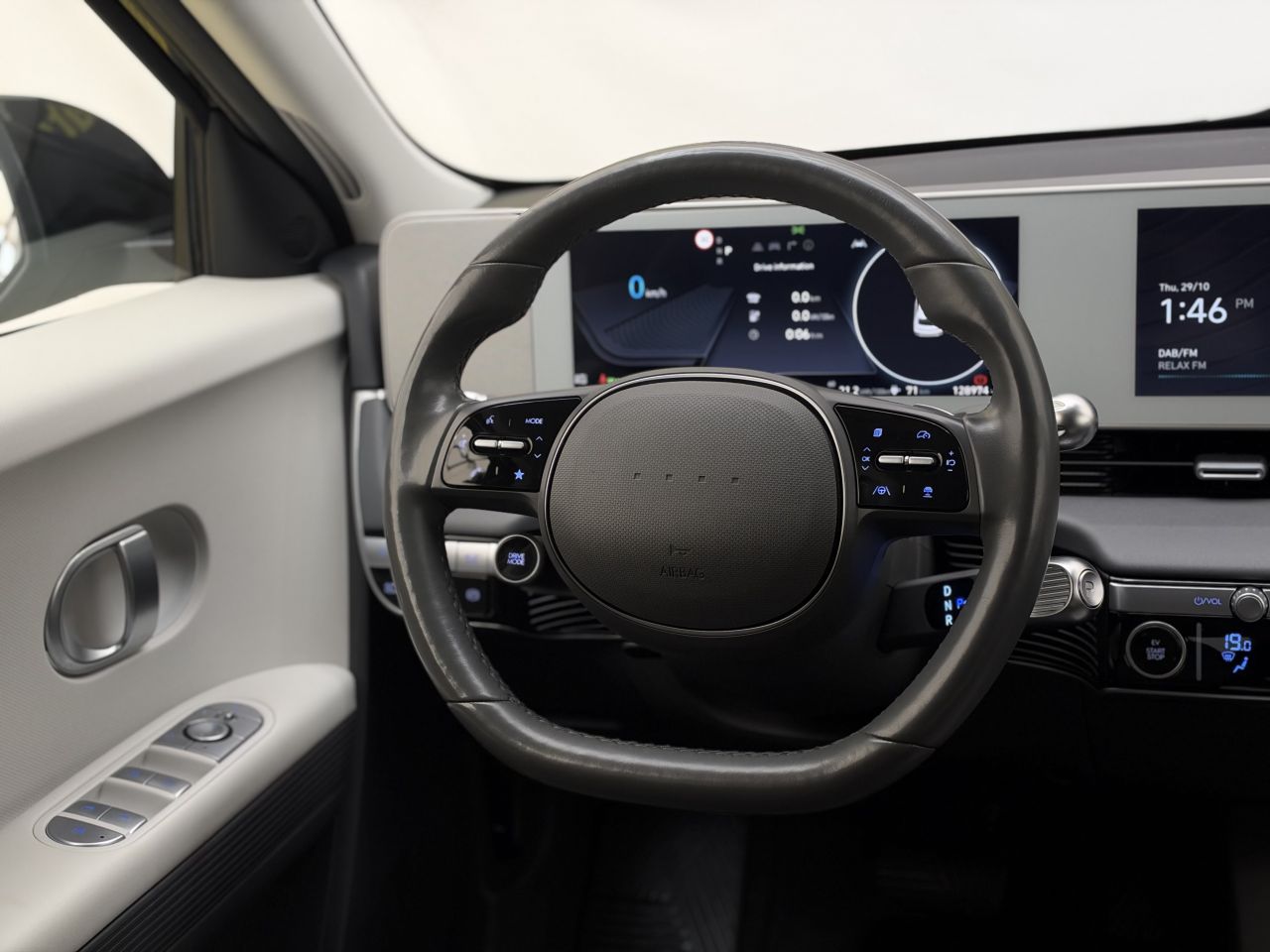 Hyundai IONIQ | 17
