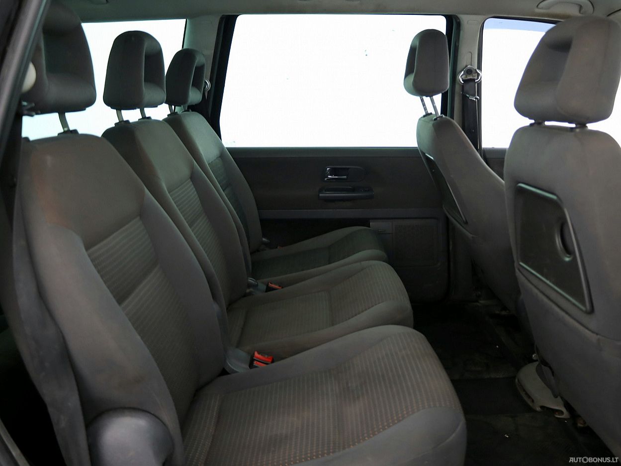 Seat | 6