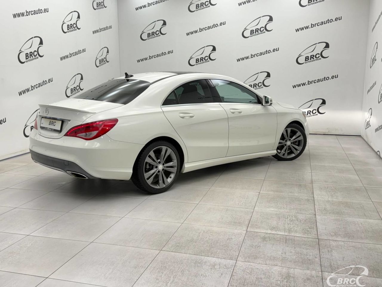 Mercedes-Benz CLA250 | 1