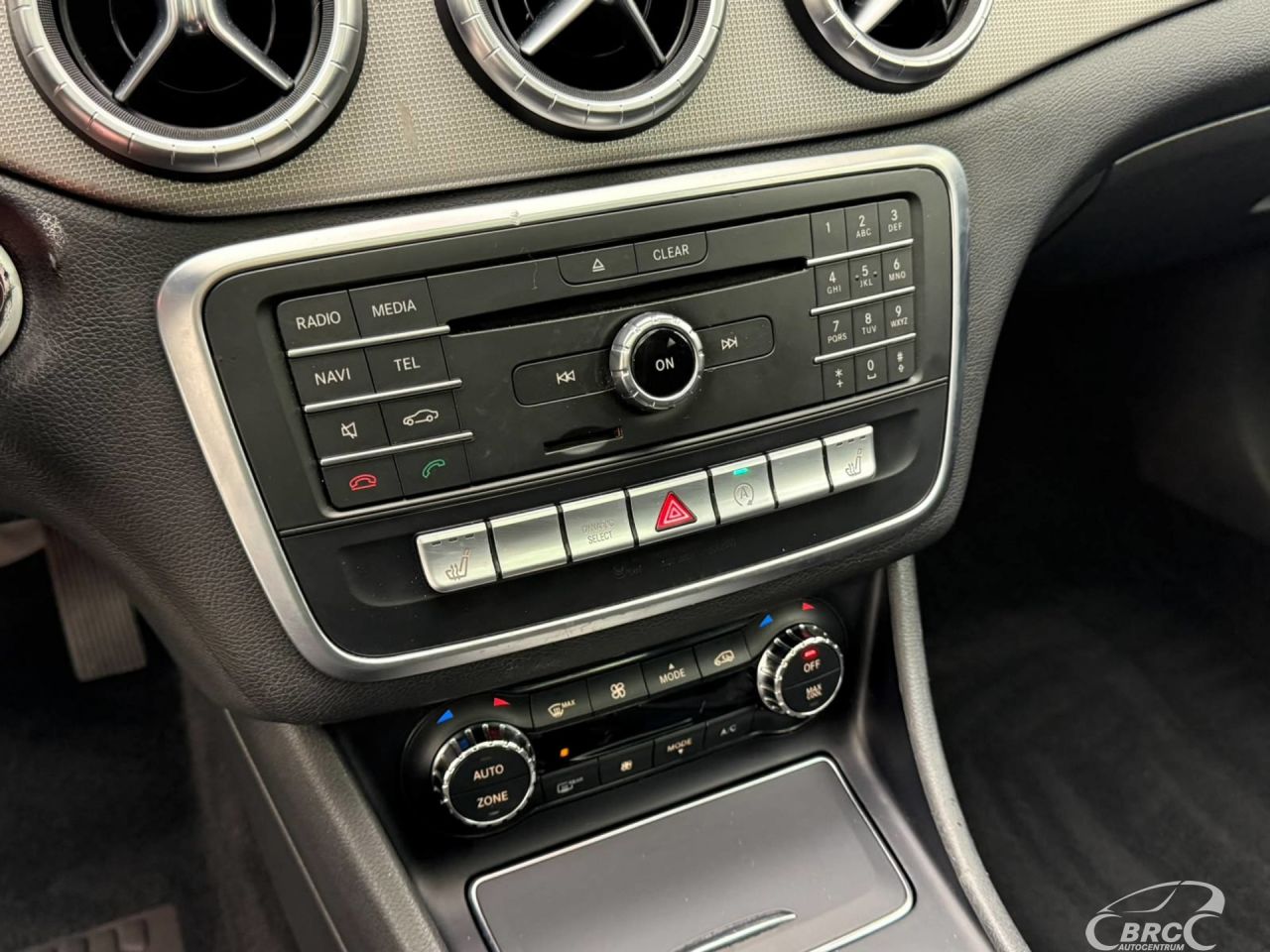 Mercedes-Benz CLA250 | 14