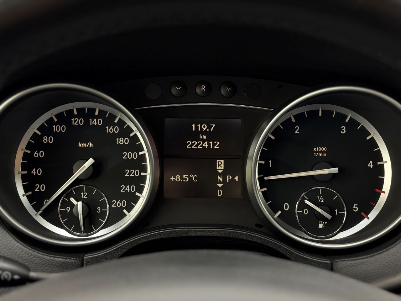 Mercedes-Benz ML300 | 23