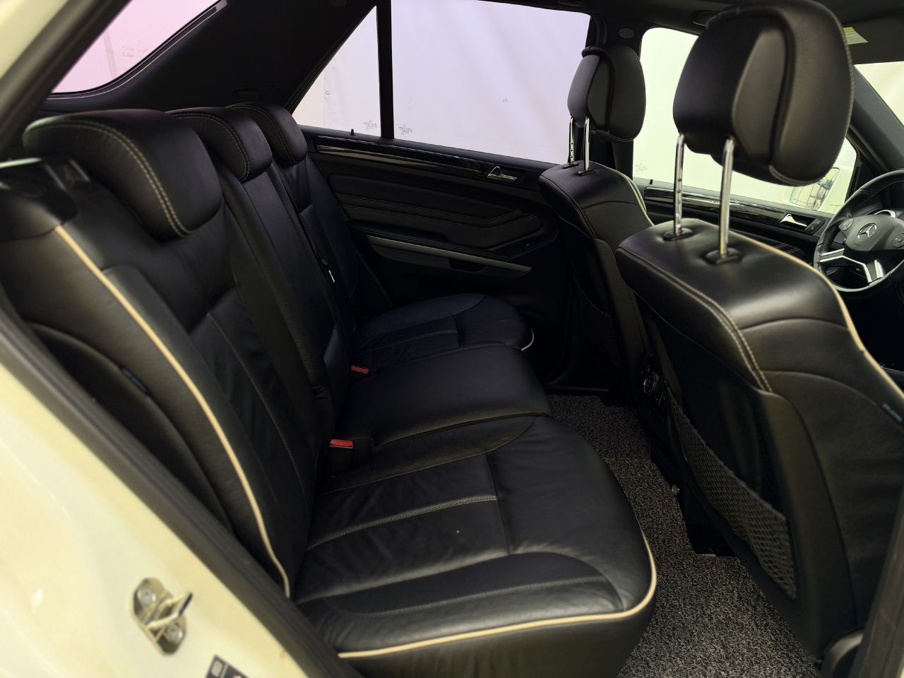 Mercedes-Benz ML300 | 11
