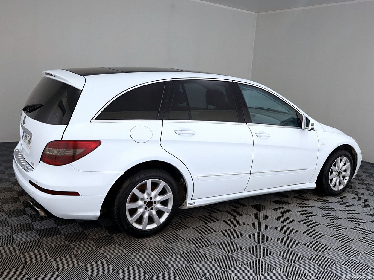 Mercedes-Benz | 2