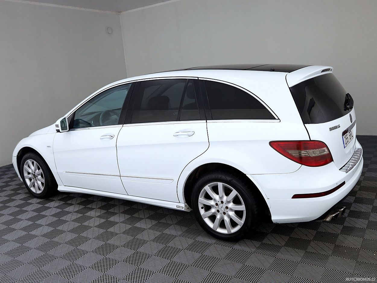 Mercedes-Benz | 3
