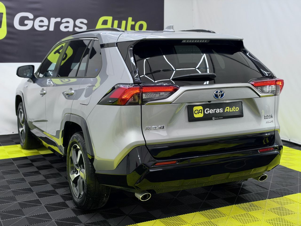 Toyota RAV4 | 4