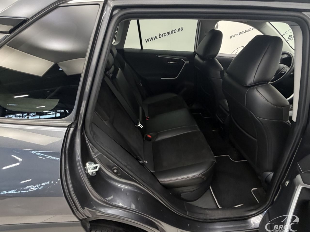 Toyota RAV4 | 10