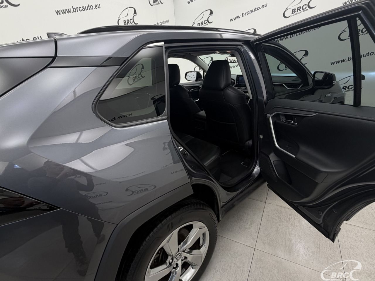 Toyota RAV4 | 12