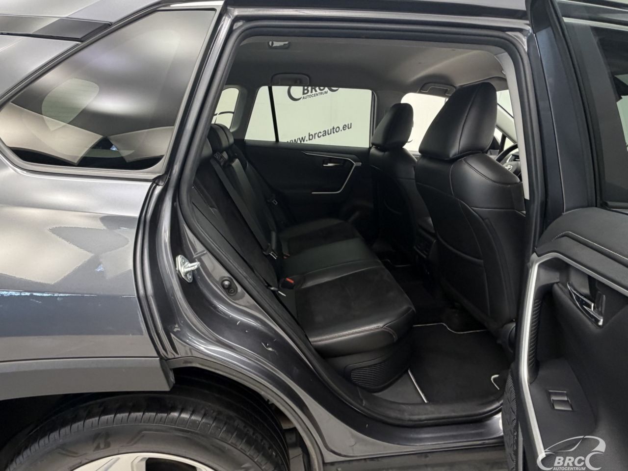 Toyota RAV4 | 9