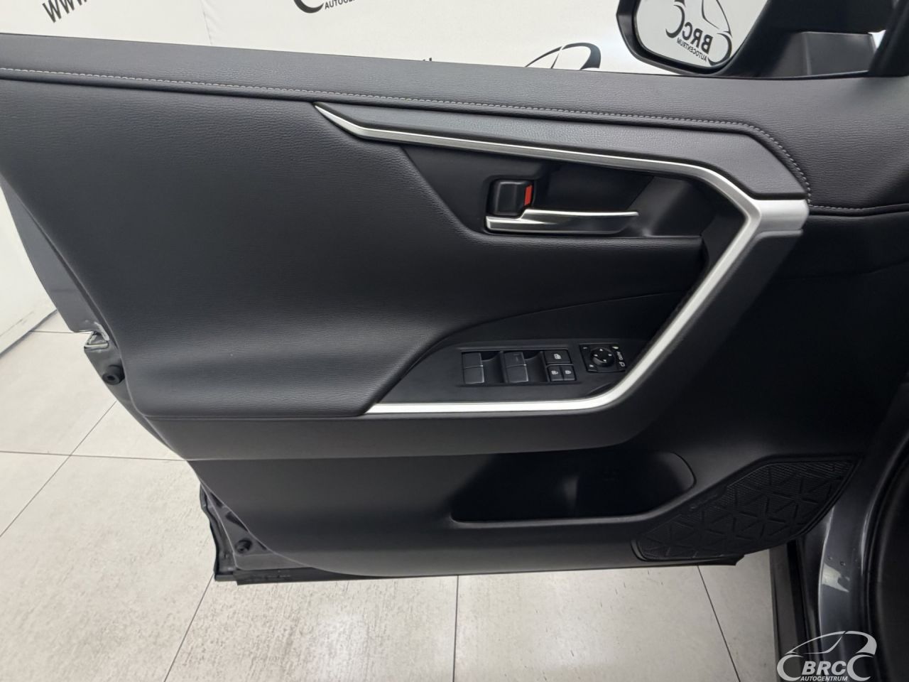 Toyota RAV4 | 19