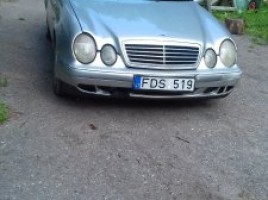 Mercedes-Benz CLK200 | 4