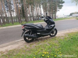 Honda PCX, Moped/Motor-scooter | 3
