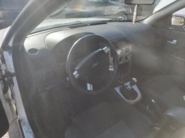 Ford, Saloon | 4
