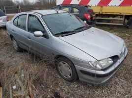 Renault 4, Saloon | 2
