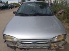 Ford, Saloon | 2