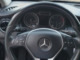 Mercedes-Benz A200 | 4