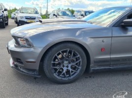 Ford Mustang | 2