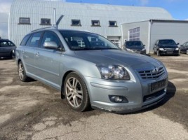 Toyota Avensis, 2.0 l., universal | 1