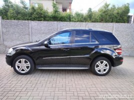 Mercedes-Benz ML300 | 4