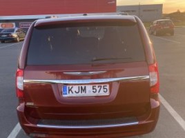 Chrysler Town & Country | 4