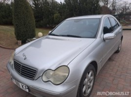 Mercedes-Benz 200, 2.2 l., sedanas | 4