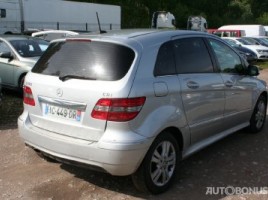 Mercedes-Benz B180 | 4