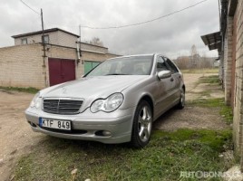 Mercedes-Benz C200 | 1
