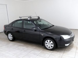 Ford Mondeo saloon