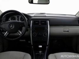 Mercedes-Benz B200 | 4