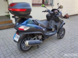 Piaggio MP3, Moped/Motor-scooter | 3
