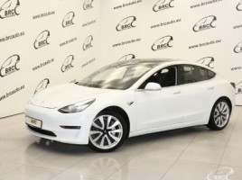 Tesla Model 3 sedanas