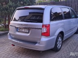 Chrysler Town & Country | 4