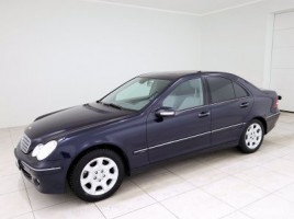 Mercedes-Benz C240 | 1