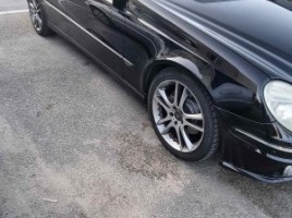 Mercedes-Benz E320 | 3