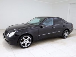 Mercedes-Benz E320 | 1