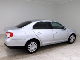 Volkswagen Jetta | 2