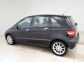 Mercedes-Benz B200 | 3