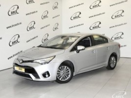 Toyota Avensis sedanas