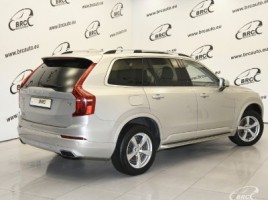 Volvo XC90 cross-country