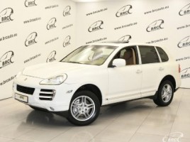 Porsche Cayenne cross-country