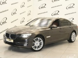 BMW 730 sedanas