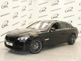 BMW 750 седан