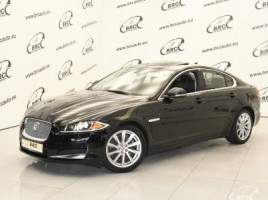 Jaguar XF saloon