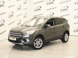 Ford Kuga visureigis