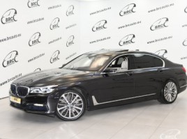 BMW 750 седан