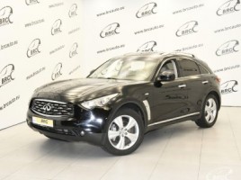 Infiniti FX30 cross-country