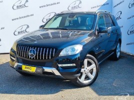 Mercedes-Benz ML350 cross-country