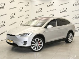 Tesla Model X внедорожник